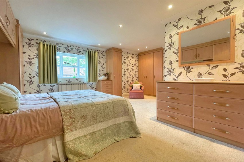 Images for Greylands Close, Sale, M33