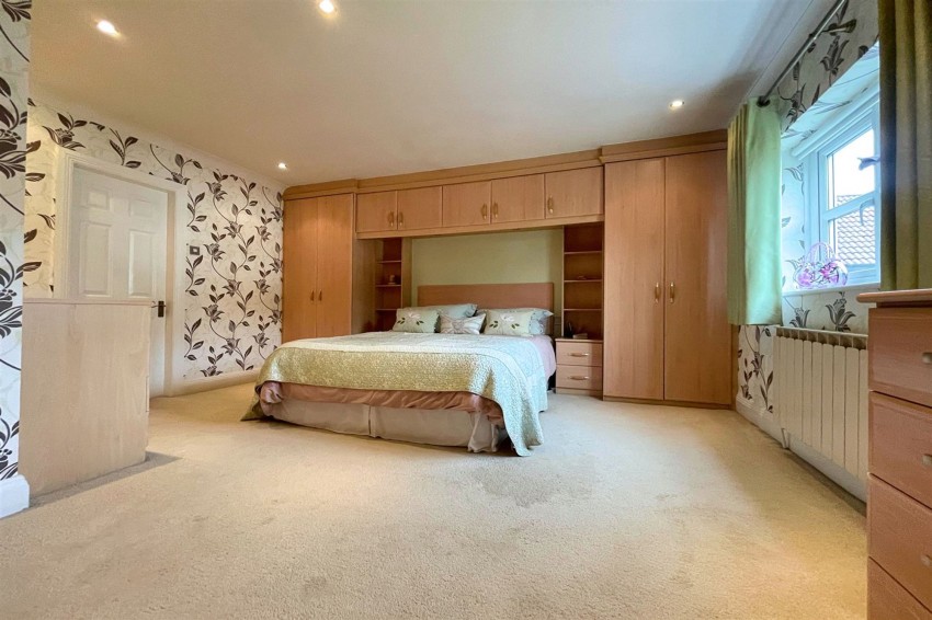 Images for Greylands Close, Sale, M33