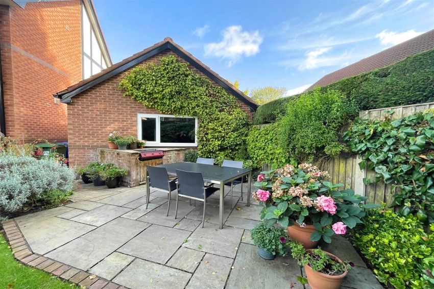 Images for Greylands Close, Sale, M33