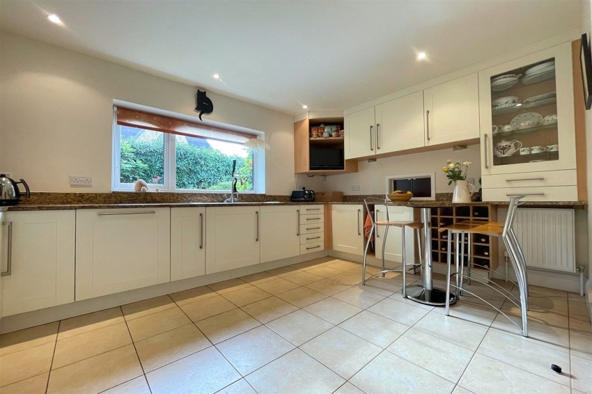 Images for Greylands Close, Sale, M33