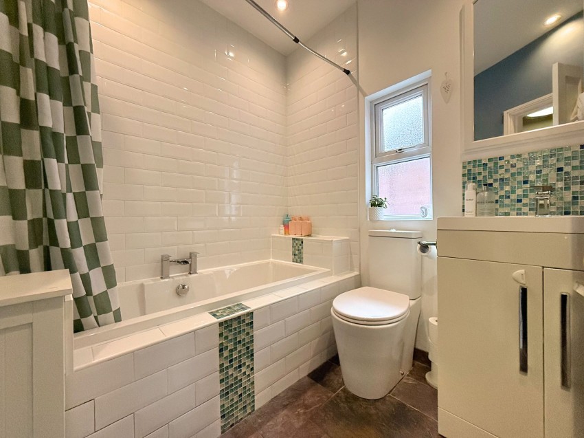Images for Meadows Road, Sale, M33