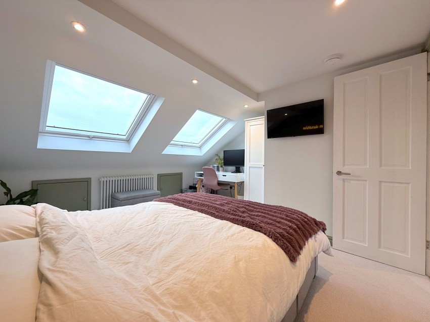 Images for Meadows Road, Sale, M33