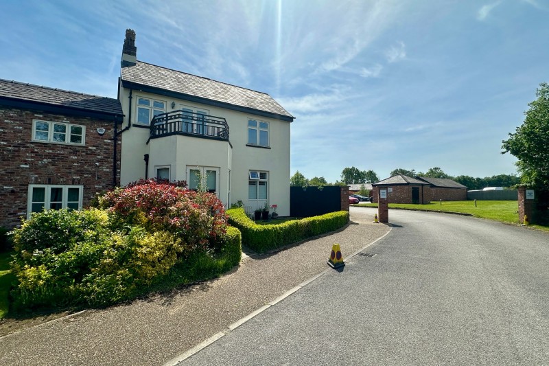 Griffin Farm Drive, Heald Green, SK8