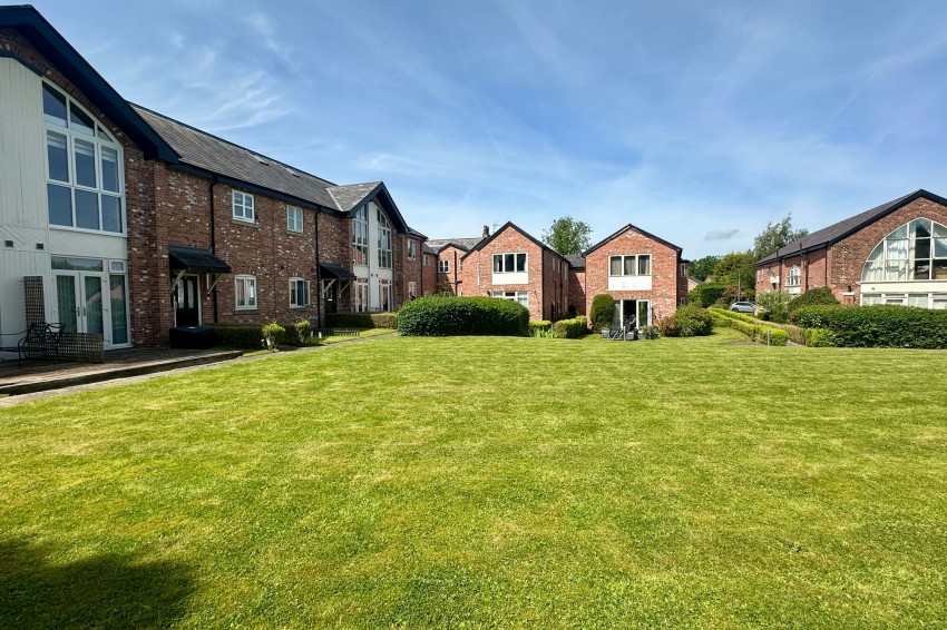 Images for Griffin Farm Drive, Heald Green, SK8