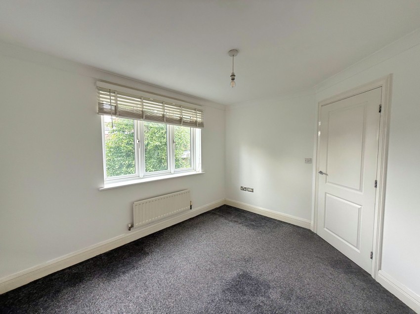 Images for Waterside, Sale, M33