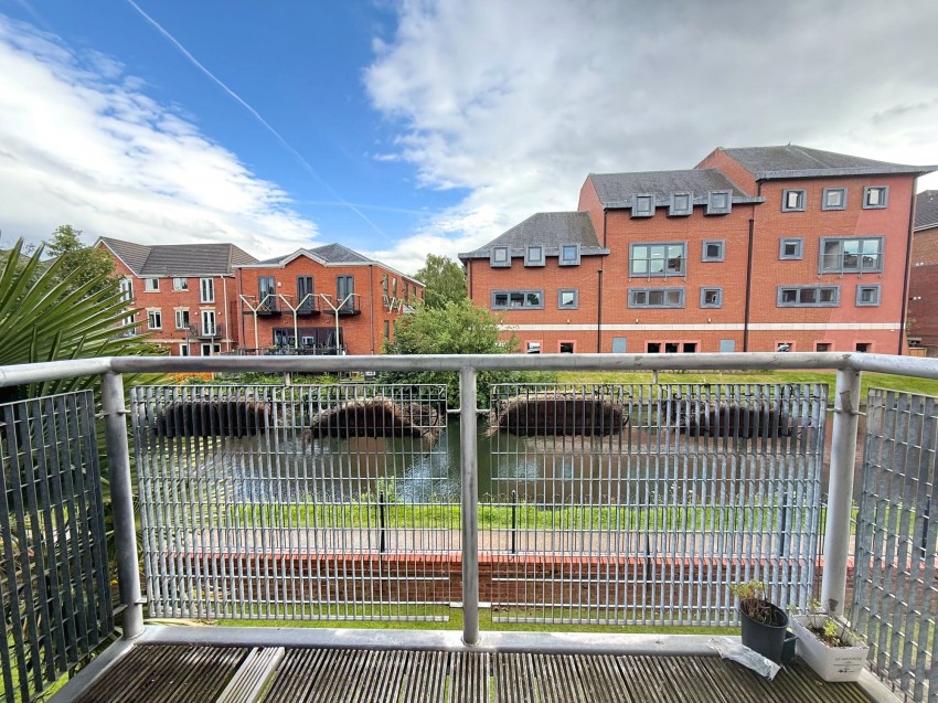 Images for Waterside, Sale, M33