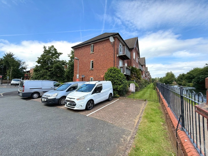 Images for Waterside, Sale, M33