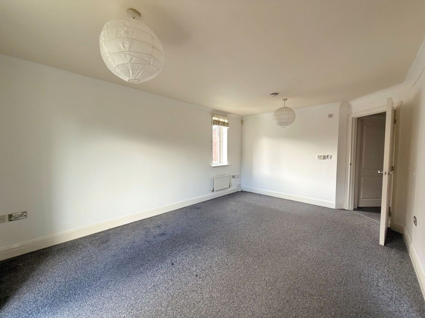Images for Waterside, Sale, M33