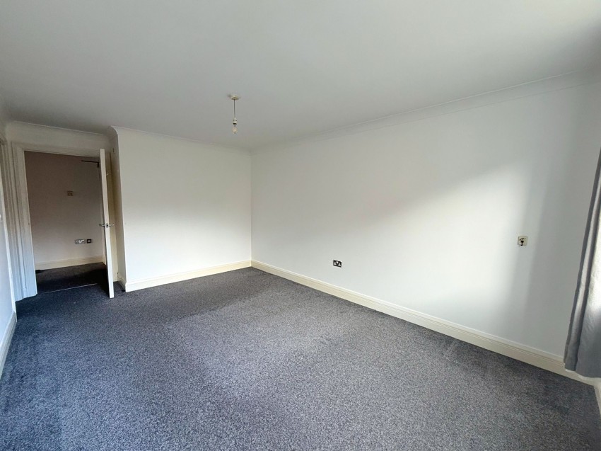 Images for Waterside, Sale, M33