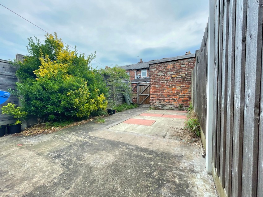 Images for Field Road, Sale, M33