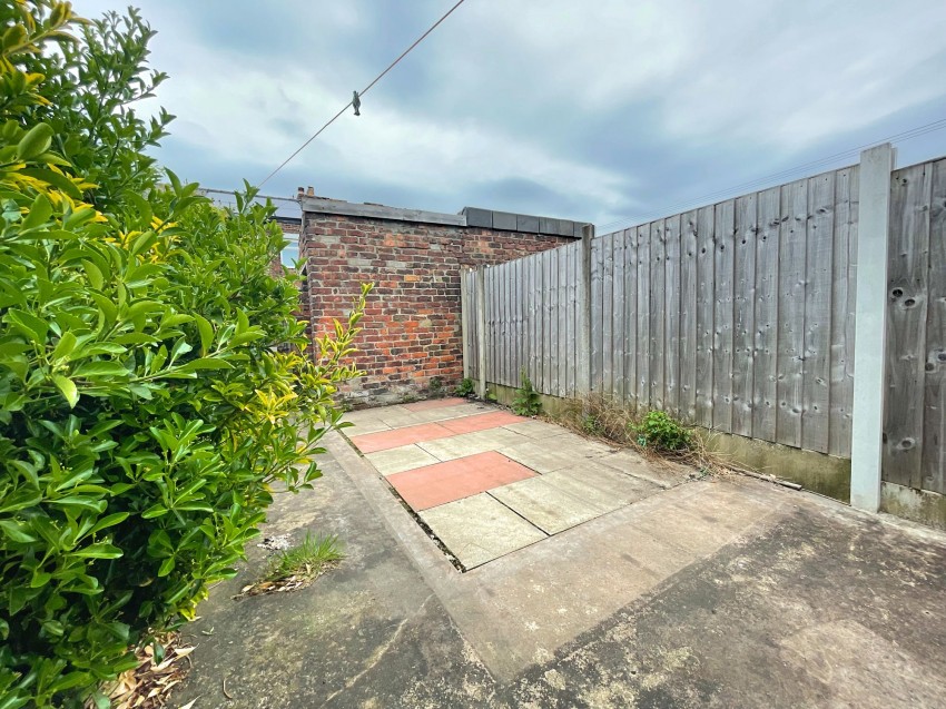 Images for Field Road, Sale, M33