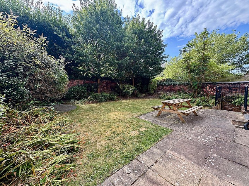 Images for 9 Claremont Grove, Didsbury, M20