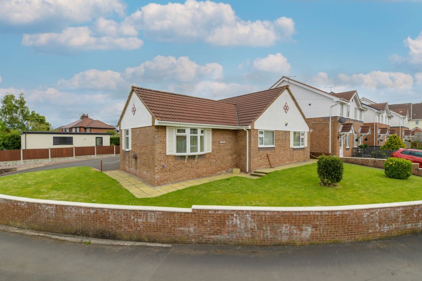 Images for Hawthorne Road, Frodsham, WA6