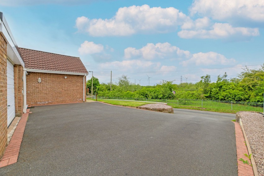 Images for Hawthorne Road, Frodsham, WA6