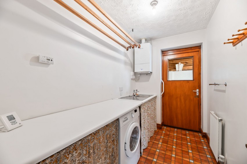 Images for Hawthorne Road, Frodsham, WA6