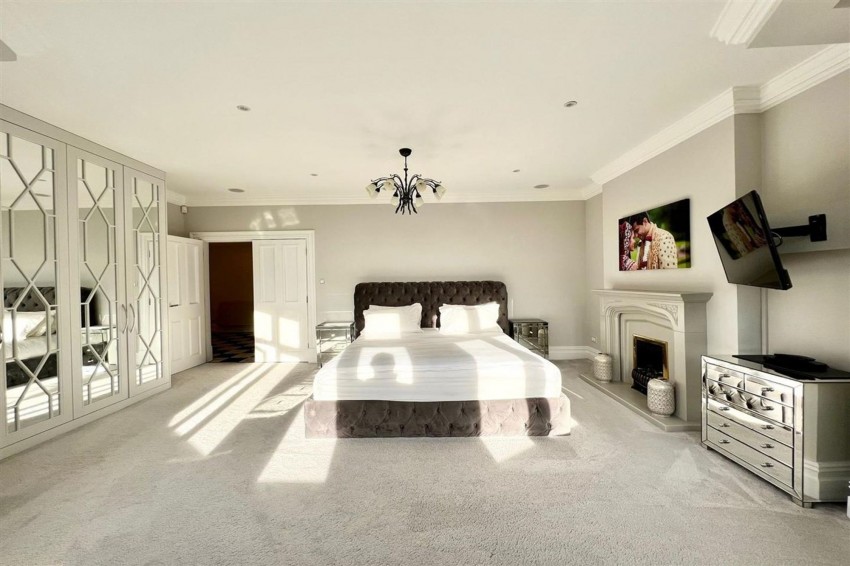 Images for Harrop Road, Hale, WA15