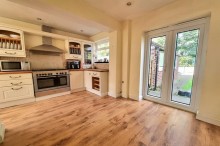 Images for Arcadia Avenue, Sale, M33