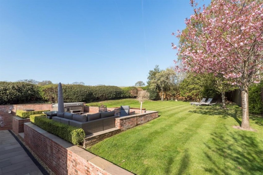 Images for Castle Hill, Mottram St. Andrew, SK10