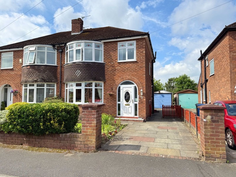 Okehampton Crescent, Sale, M33