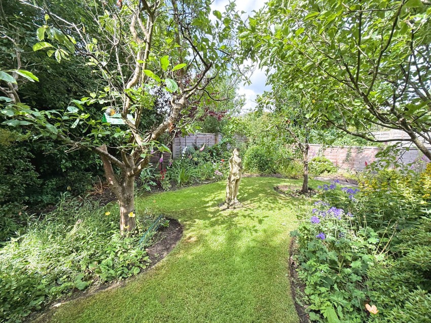 Images for Okehampton Crescent, Sale, M33