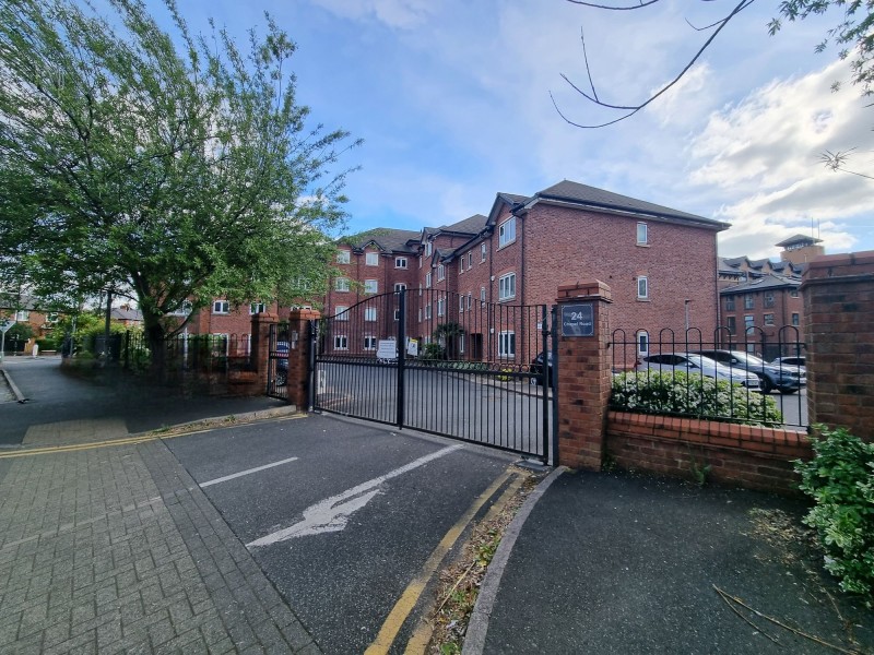 Chapel Road, Sale, M33