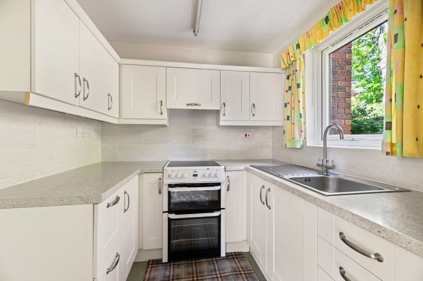 Images for Lower Robin Hood Lane, Helsby, WA6