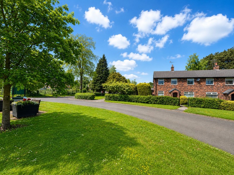 Warford Crescent, Alderley Edge, SK9