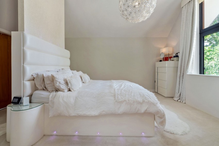 Images for 15 Butley Lanes, Prestbury, SK10