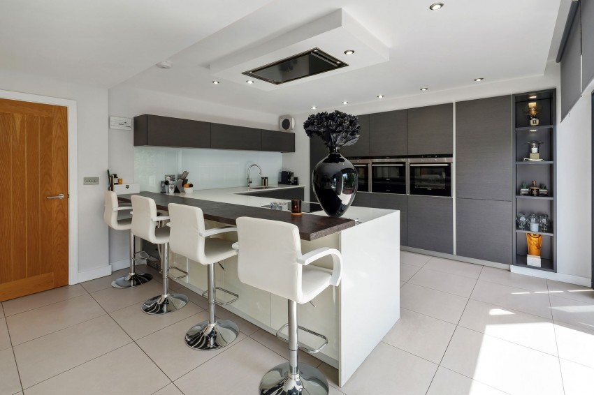 Images for 15 Butley Lanes, Prestbury, SK10
