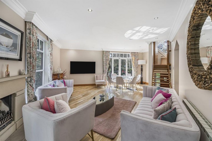 Images for Alan Drive, Hale, WA15