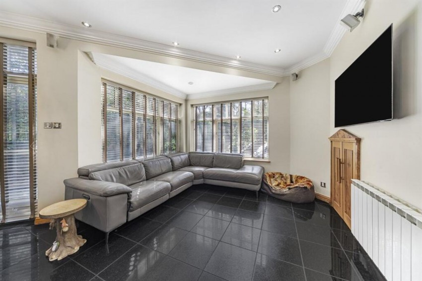 Images for Alan Drive, Hale, WA15